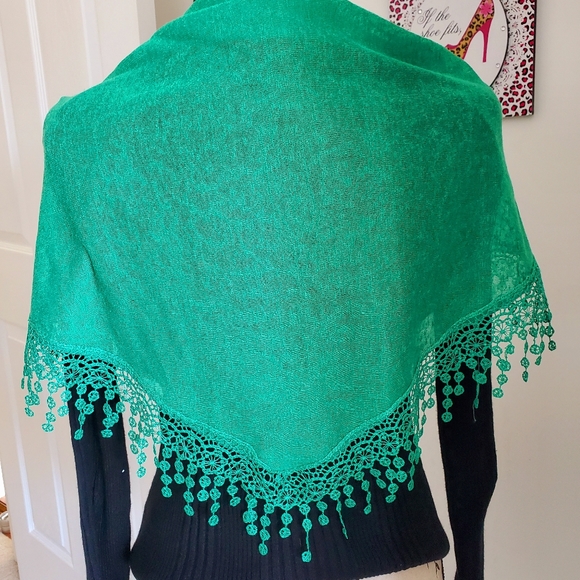 Wrap/scarf - Picture 3 of 3